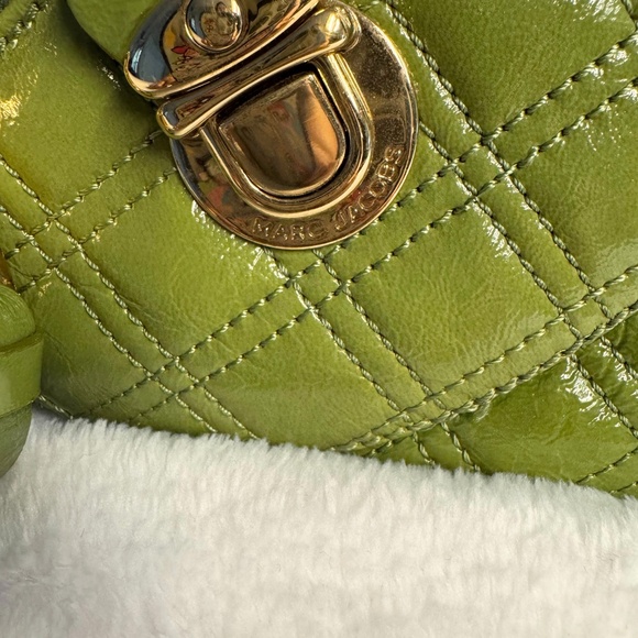 Marc Jacobs Green Patent Leather Ursula Hobo bag - Picture 6 of 13